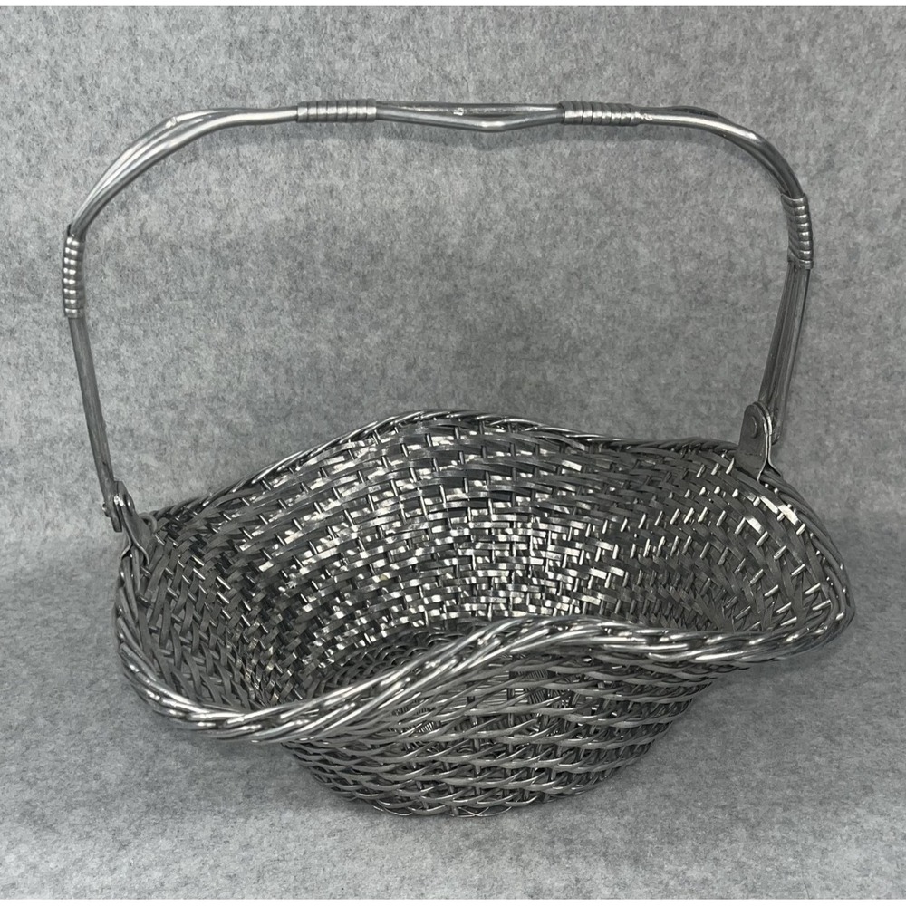 VTG Silver Tone Metal Woven Wire Basket With Fold Down Handle Decor Centerpiece - Picture 5 of 14